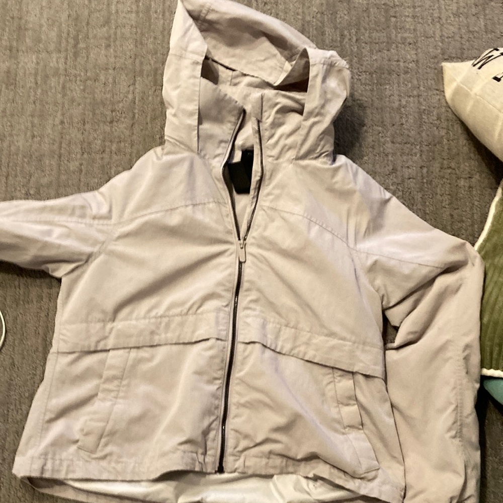 Lulu lemon wind breaker/rain jacket